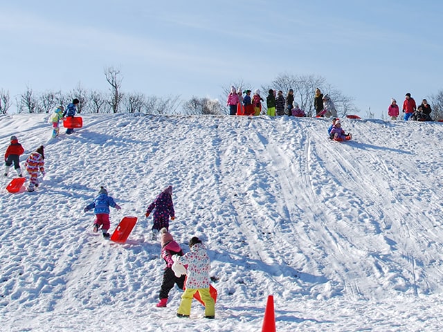 雪遊び